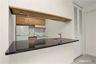25 Ellsworth St, Bridgeport, CT 06605 - Photo 12