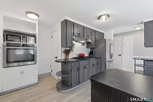 2597 Albany Ave, West Hartford, CT 06117 - Photo 10