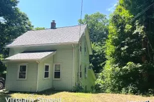 44 Maplewood St, Waterbury, CT 06708 - Photo 2