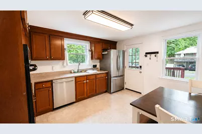 6 Sinclair Street, Windsor, CT 06095 - Photo 4