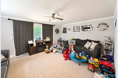 9 Stephen Street, Manchester, CT 06040 - Photo 12