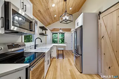 33 Circle Drive, Stratford, CT 06614 - Photo 6