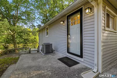 33 Circle Drive, Stratford, CT 06614 - Photo 2