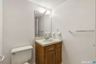 183 Livingston Pl, Bridgeport, CT 06610 - Photo 10