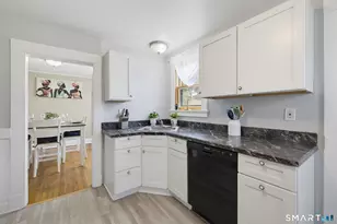 154 Cooper Hill St, Manchester, CT 06040 - Photo 16
