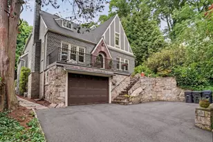 46 Valleywood Rd, Greenwich, CT 06807 - Photo 2