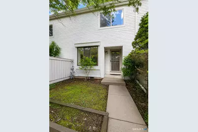 5 Farmington Chase Crescent, Farmington, CT 06032 - Photo 2