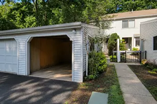 5 Farmington Chase Crescent, Farmington, CT 06032 - Photo 4