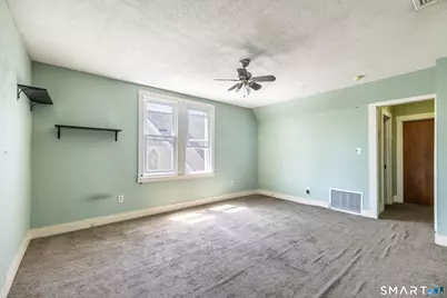 639 Laurel Avenue, Bridgeport, CT 06605 - Photo 28