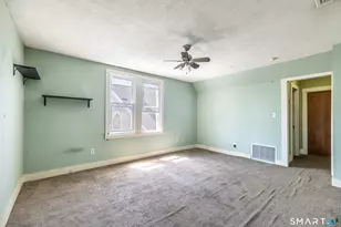 639 Laurel Ave, Bridgeport, CT 06605 - Photo 28