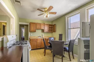639 Laurel Ave, Bridgeport, CT 06605 - Photo 26