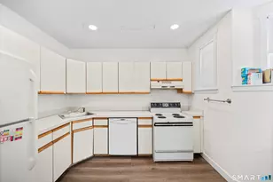 136 Maple Ave, Hartford, CT 06114 - Photo 4