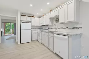 310 Boston Post Rd, Waterford, CT 06385 - Photo 4