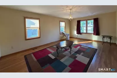 50 Lincoln Avenue #1 A Front, Danbury, CT 06810 - Photo 4