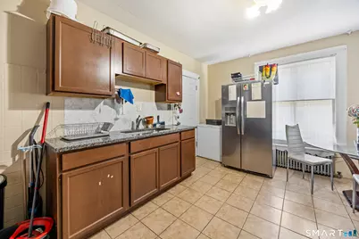 37 Preston Street, Hartford, CT 06114 - Photo 14