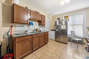 37 Preston St, Hartford, CT 06114 - Photo 14