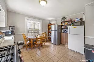 37 Preston St, Hartford, CT 06114 - Photo 4