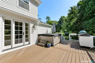 1680 Cross Hwy, Fairfield, CT 06824 - Photo 20