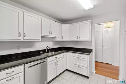887 Farmington Avenue #6A, West Hartford, CT 06119 - Photo 14
