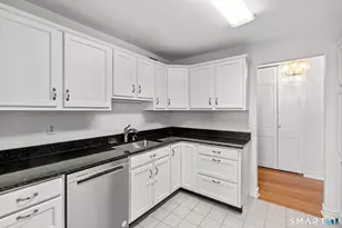 887 Farmington Ave, West Hartford, CT 06119 - Photo 14