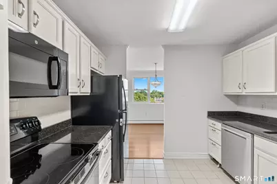 887 Farmington Avenue #6A, West Hartford, CT 06119 - Photo 10