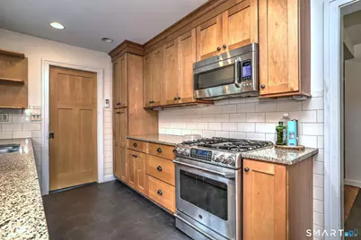 90 Edgewood Way, New Haven, CT 06515 - Photo 10