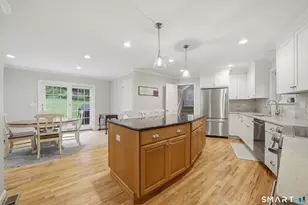 14 Woodchuck Ln, Ridgefield, CT 06877 - Photo 4