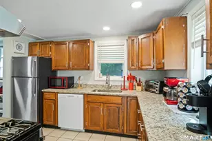 15 Lexington Ave, Norwich, CT 06360 - Photo 12