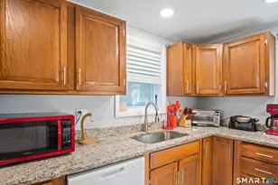 15 Lexington Ave, Norwich, CT 06360 - Photo 10