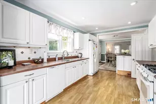 37 Washington Ave, Danbury, CT 06810 - Photo 12