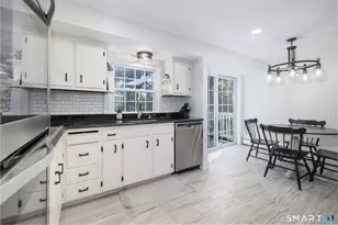 33 Carver Cir, Simsbury, CT 06070 - Photo 10