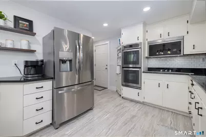 33 Carver Circle, Simsbury, CT 06070 - Photo 12