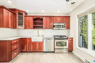 308 Bar Harbor Rd, Stratford, CT 06614 - Photo 6