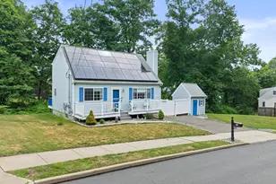 19 Lake Ave, West Haven, CT 06516 - Photo 2