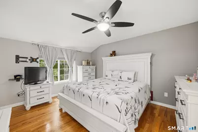 19 Lake Avenue, West Haven, CT 06516 - Photo 18