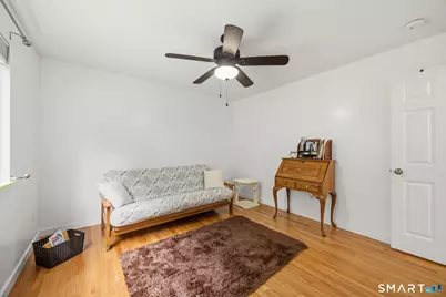 19 Lake Avenue, West Haven, CT 06516 - Photo 12