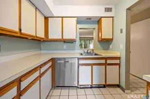 5 Staunton Ct, Farmington, CT 06032 - Photo 8