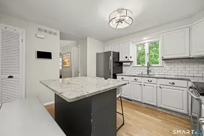 12 Regent Court, Stamford, CT 06907 - Photo 4