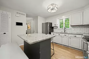 12 Regent Ct, Stamford, CT 06907 - Photo 4