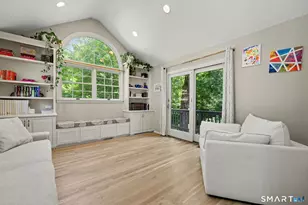 12 Regent Ct, Stamford, CT 06907 - Photo 10
