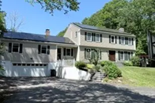 12 Melanie Ln, Ledyard, CT 06335 - Photo 2