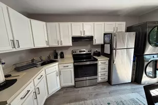 21 Lisa Ct, Waterbury, CT 06704 - Photo 2