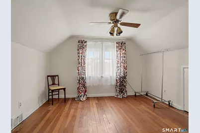64 Breyer Avenue, Bridgeport, CT 06606 - Photo 24
