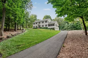 16 Banks Hill Pl, Ridgefield, CT 06877 - Photo 2