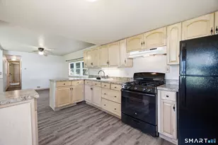 165 Laurelwood Ln, Danbury, CT 06811 - Photo 8
