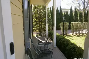 65 Sherwood Pl, Greenwich, CT 06830 - Photo 28
