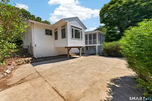 412 Narrow Ln, Orange, CT 06477 - Photo 32