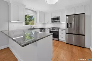 412 Narrow Ln, Orange, CT 06477 - Photo 4