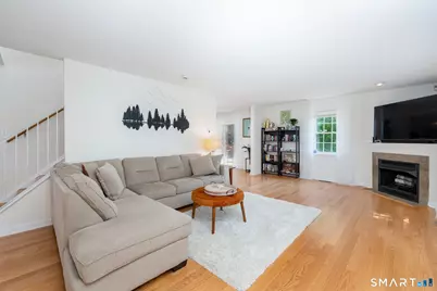 18 East Village Court #18, Branford, CT 06405 - Photo 10
