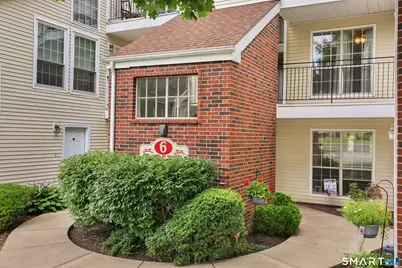 93 Carriage Crossing Lane #93, Middletown, CT 06457 - Photo 2